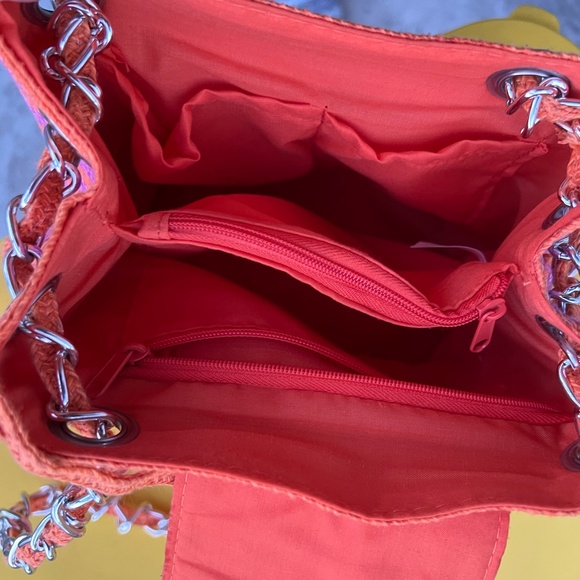 Paper straw striped hand bag - Picture 3 of 5